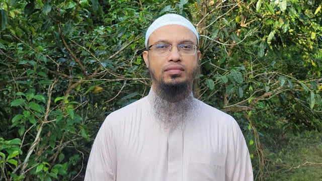 15473_Sheikh-Ahmadullah-3 Medium.jpg